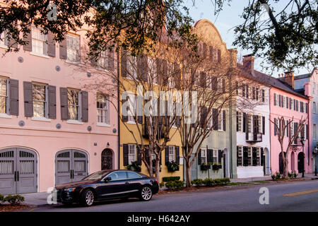 Charlestons Rainbow Row im Charleston Historic District, South Carolina Stockfoto