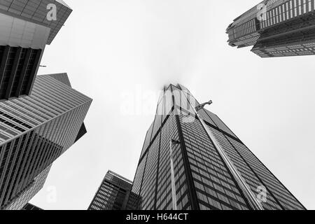 Chicago, USA. Mai 2015. Blick auf den Willis Tower an einem bewölkten Tag. Stockfoto