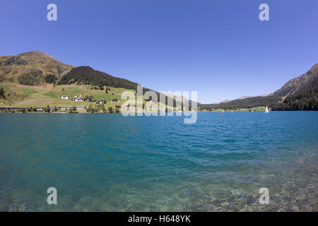 Der Davoser See Graubündens Ansicht der Schweiz im Sommer Stockfoto