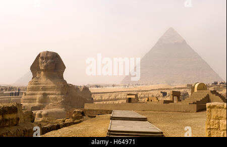 Cheops-Pyramide und Sphinx von Gizeh, Ägypten, Afrika Stockfoto