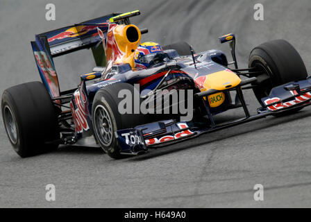 Motorsport, Mark Webber, AUS, in der Red Bull Racing RB5 Rennwagen Formel1 Tests auf dem Circuit de Catalunya Rennen verfolgen in Stockfoto