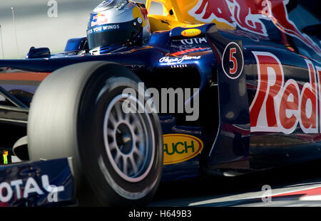 Motorsport, Sebastian Vettel, GER, in der Red Bull Racing RB5 Rennwagen, Formel1 Tests auf dem Circuit de Catalunya-Rennen Stockfoto