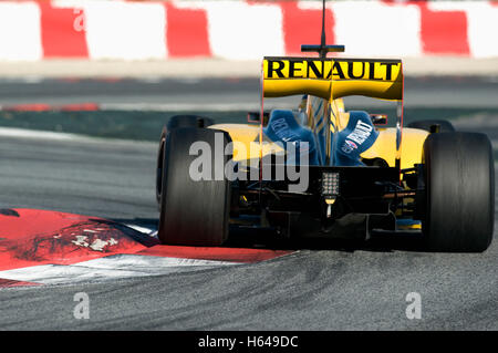Motorsport, Robert Kubica, POL, in der Renault R30 Rennwagen Formel1 Tests auf dem Circuit de Catalunya Rennen verfolgen in Stockfoto