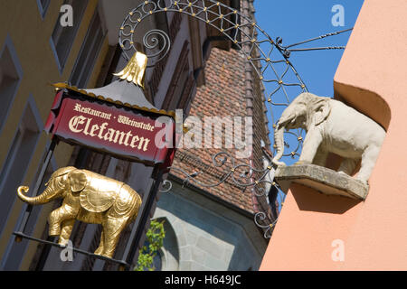 Restaurant-Schild, Restaurant und Wein bar-Elefanten in Konstanz, Bodensee, Baden-Württemberg Stockfoto