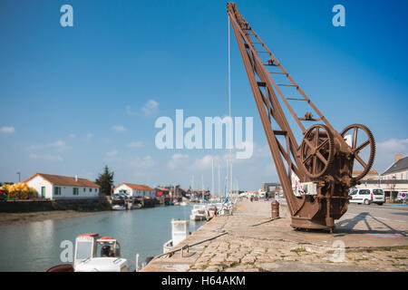 Noirmoutier, Frankreich - 17. März 2016: Noirmoutier Dockside Kran nach der Reparatur Stockfoto