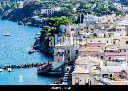 Italien, Sizilien, Lipari mit Kathedrale San Bartolomeo Stockfoto