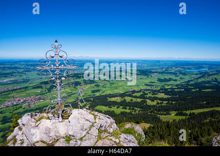 Deutschland, Bayern, Allgäu, Gruenten, Iller Tal, Blick vom Gipfelkreuz Stockfoto