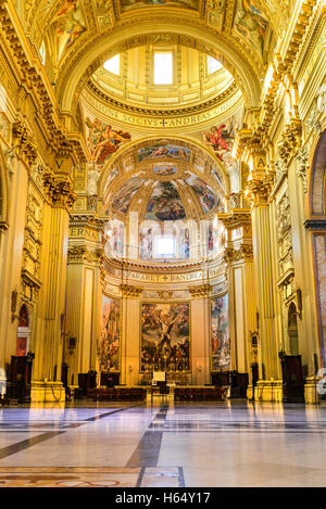 Rom, Italien. Kirche Sant della Valle, Piazza Vidoni, erbaut im Barockstil, 1608 AD. Stockfoto