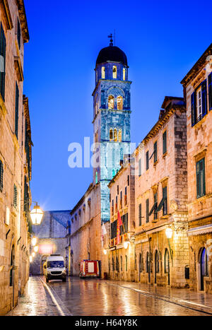 Dubrovnik, Kroatien - spektakuläre Dämmerung malerischen Blick auf die alte Stadt von Ragusa auf dalmatinischen Küste. Stockfoto