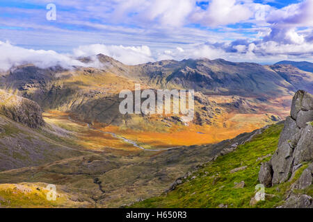 Große Moos im oberen Esk Valley im Lake District National Park von Scafell gesehen Stockfoto