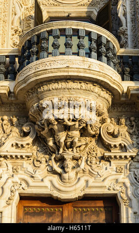 Detail des Portals des Palazzo San Telmo, das Hauptquartier der Junta de Andalucia, Sevilla Andalusien Spanien Stockfoto