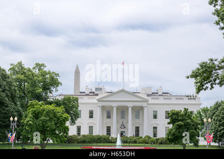 Entworfen von James Hoban, liegt das Weiße Haus in der National Mall in Washington DC Stockfoto