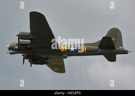 Boeing B17 Flying Fortress in Biggin Hill Air Show, Großbritannien Stockfoto