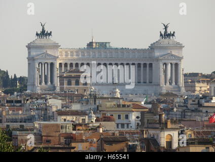 Blick über Rom vom Piazza Napoleone in Richtung Piazza Venezia und das museum Stockfoto