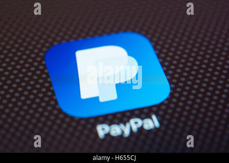 PayPal online-Banking-app auf dem iPhone Smartphone-Bildschirm hautnah Stockfoto