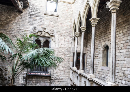 Gotischen Viertel sind im Zentrum von Barcelona und einige der Gebäude stammen aus dem Mittelalter Stockfoto