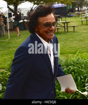 Johnny Mathis Reaganss Trauerfeiern in der Ronald Reagan Presidential Library in Simi Valley, Kalifornien am 11. März 2016 überlassen. Stockfoto