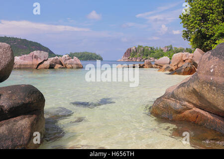 Blick auf Bucht Anse Islette. Hafen Glod, Mahe, Seychellen Stockfoto