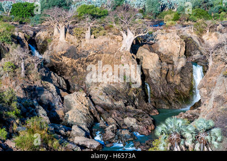 Blick auf Epupa fällt auf der Grenze zwischen Namibia und Angola. Die Wasserfälle sind am Kunene-Fluss im Kaokoland Bereich erstellt. Stockfoto