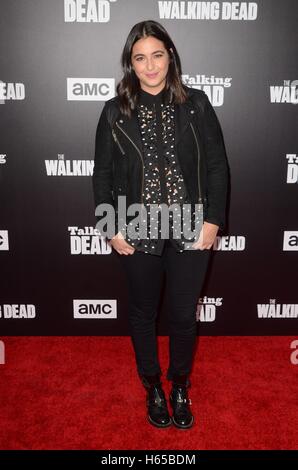 Los Angeles, CA, USA. 23. Oktober 2016. Alanna Masterson im Ankunftsbereich für AMC präsentiert Live Special Edition von THE WALKING DEAD sprechen tot, Hollywood Forever Cemetery in Los Angeles, CA 23. Oktober 2016. © Priscilla Grant/Everett Collection/Alamy Live-Nachrichten Stockfoto