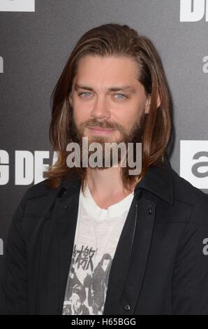 Los Angeles, CA, USA. 23. Oktober 2016. Tom Payne im Ankunftsbereich für AMC präsentiert Live Special Edition von THE WALKING DEAD sprechen tot, Hollywood Forever Cemetery in Los Angeles, CA 23. Oktober 2016. © Priscilla Grant/Everett Collection/Alamy Live-Nachrichten Stockfoto