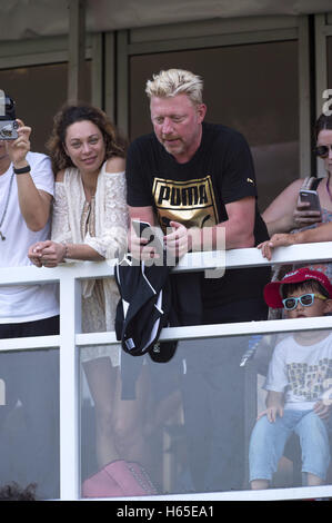 Boris Becker und seine Ehefrau Lilly Becker bei der Welt Promi pro-am-2016 Mission Hills China-Golfturnier an Blackstone Kurs am 23. Oktober 2016 in Haikou, Provinz Hainan in China. | Verwendung weltweit Stockfoto