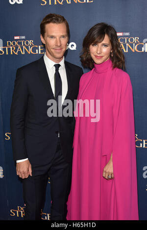 Benedict Cumberbatch und Frau Sophie Hunter "Doctor Strange" film Screening-Veranstaltung Marvel Studios in Partnerschaft mit GQ in der Westminster Abbey, London, England am 24. Oktober 2016. CAP/PL © Phil Loftus/Capital Bilder /MediaPunch *** Nord- und Südamerika nur *** Stockfoto