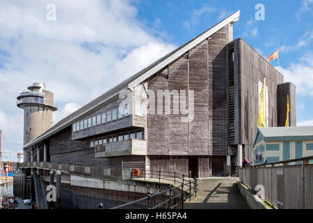 Das National Maritime Museum am Discovery Quay in Falmouth, Cornwall, England, UK an einem sonnigen Sommertag Stockfoto