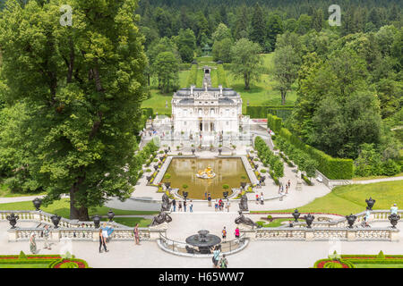 LINDERHOF, Deutschland - Juli 18,2015 - Linderhof Palace ist ein Schloss in Deutschland, im Südwesten Bayerns in der Nähe von Ettal Abbey. Es ist das s Stockfoto