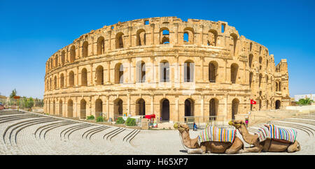 Das wunderschöne Amphitheater in El Jem erinnert der Roman Colloseum und zählt zu den beliebtesten Sehenswürdigkeiten in Tunesien. Stockfoto