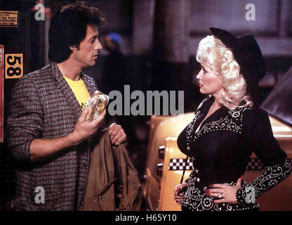 Der Senkrechtstarter aka. Strass, USA 1984, Regie: Bob Clark, Schauspieler/Stars: Sylvester Stallone, Dolly Parton, Richard Farnsworth Stockfoto