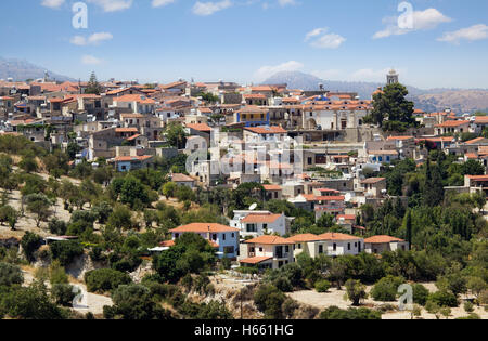 Dorf Lefkara, Zypern - 21. Juli 2015: Häuser des Bergdorfes Pano Lefkara Stockfoto