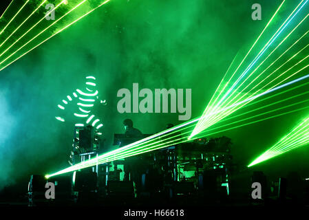 BARCELONA - 20 JUN: The Chemical Brothers (elektronische Tanz-Musik-Band) live-Musikauftritt beim Sonar Festival. Stockfoto