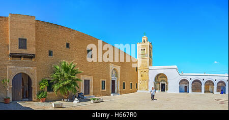 Der große Innenhof des Zaouia Sidi Sahab (Barbers Moschee) das Wahrzeichen der Stadt Kairouan Tunesien Stockfoto