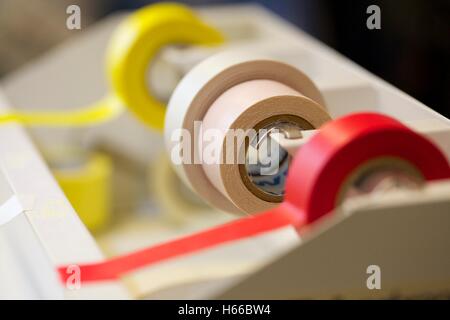 Labor-Etikettenband. Verschiedene Farben verwendet, um Code Farbetiketten. Stockfoto