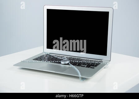 Nahaufnahme des gesperrten laptop Stockfoto
