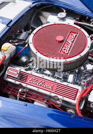 Edelbrock Motor in einem Auto AC Cobra Stockfoto