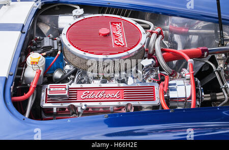 Edelbrock Motor in einem Auto AC Cobra Stockfoto