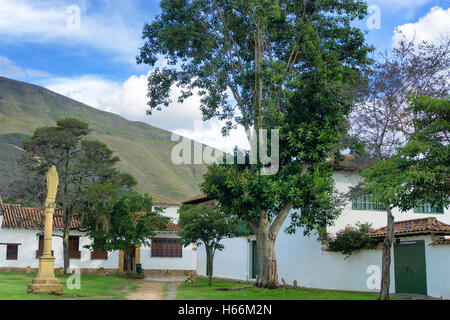 Kleinen Platz in der Kolonialstadt von Villa de Leyva Stockfoto