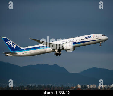 All Nippon Airways ANA Boeing 787 (787-9) JA839A Dreamliner Passagierjet Flugzeug nehmen Luft Vancouver Flughafen ausziehen Stockfoto