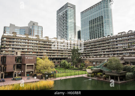 Die Barbakane Wohnanlage in der City of London, UK Stockfoto