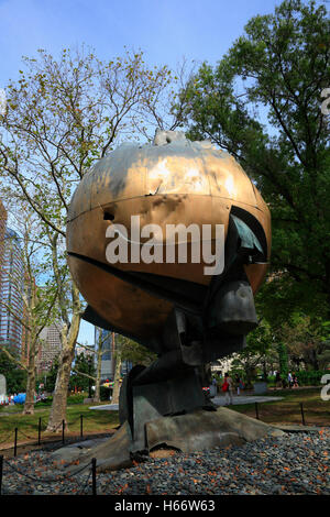 Skulptur The Sphere im Battery Park, 9/11 stehen im World Trade Center, Manhattan, New York, USA Stockfoto