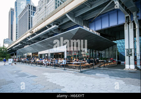 Gastronomie Küche, South Street Seaport am East River, unter Roosevelt Drive, Manhattan, New York City Stockfoto