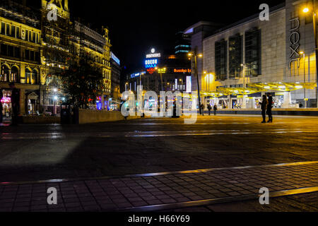 Exchange Square Tram-Station im Zentrum von Manchester Arndale Centre und The Triangle serviert. Stockfoto