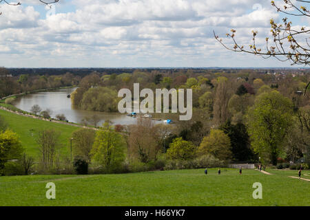 Blick auf die Themse von Richmond Hill in Surrey / London Stockfoto