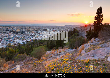 Abends Blick auf Athen vom Philopappos Hügel, Griechenland. Stockfoto