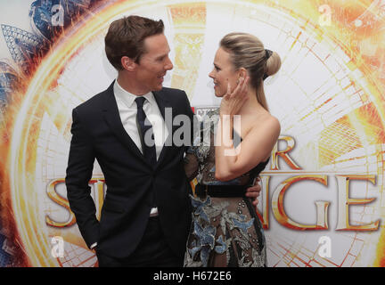 Benedict Cumberbatch und Rachel McAdams Teilnahme an einem Ventilator-Screening für Marvels Doctor Strange im Odeon Leicester Square im Zentrum von London. Stockfoto