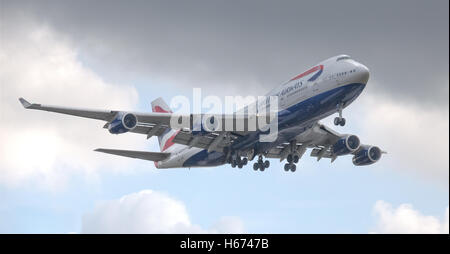 British Airways Boeing 747 G-CIVV ins Land kommen am Flughafen London Heathrow LHR Stockfoto