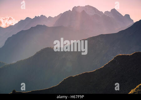 Dolomiten, Marmolada-Herbst in Italien. Dolomiten. In Südtirol. Italien Stockfoto