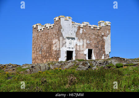 Ansicht des oberen Teils der älteste erhaltene Leuchtturm in Schottland, The Beacon, gefunden auf der Isle of May, Fife. Stockfoto